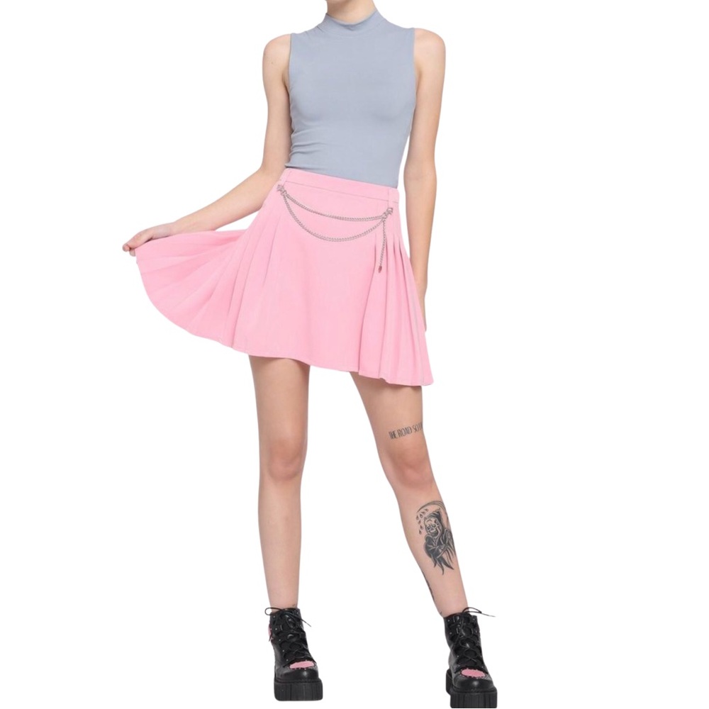 HOT TOPIC/ PINK CHAIN SKIRT